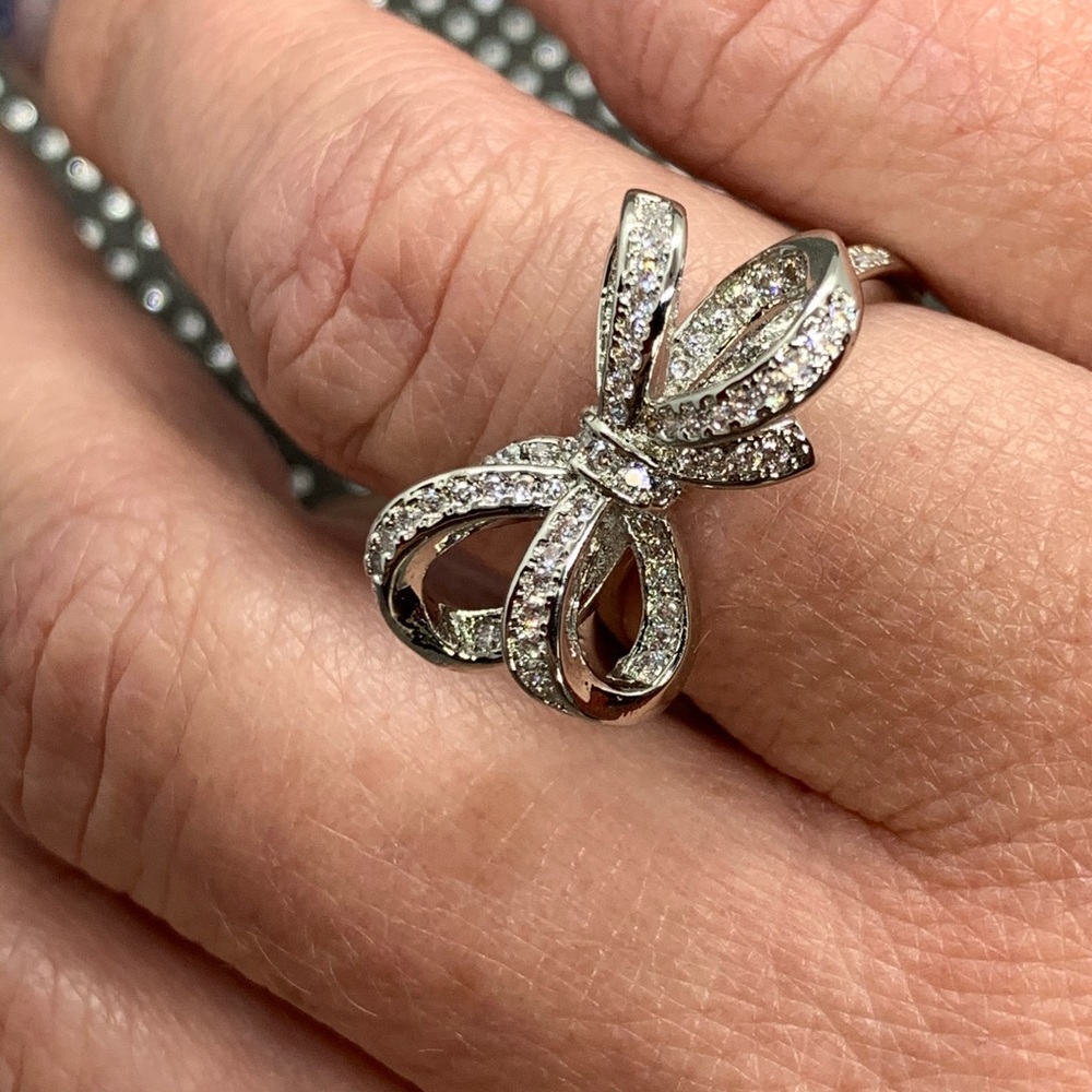 Sparkling Big Bow Knot white zircon Ring - Picture 2 of 7